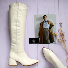 Класичні бежеві чоботи на підборах Арт. 657-14/w324Ок