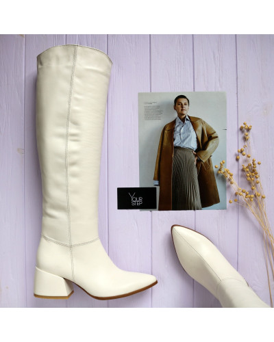 Класичні бежеві чоботи на підборах Арт. 657-14/w324Ок