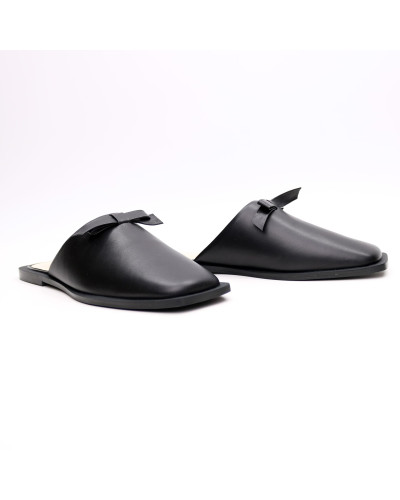 Шльопанці з чорної шкіри з квадратним носом Арт. 072-1