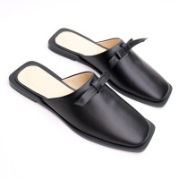 Шльопанці з чорної шкіри з квадратним носом Арт. 072-1