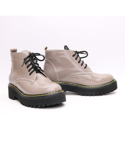 Бежеві лакові черевики Арт. 12-20/22