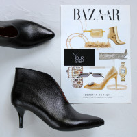 Ботильоны с глубоким вырезом из черной кожи флотар с напылением на шпильке Арт. 657-6/36