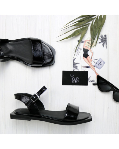 Чорні лакові босоніжки Арт. 10-5/0504