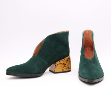 Ботильоны из темно-зеленой замши на обтяжном каблуке с принтом под змею Арт. 657-6/w324Ок