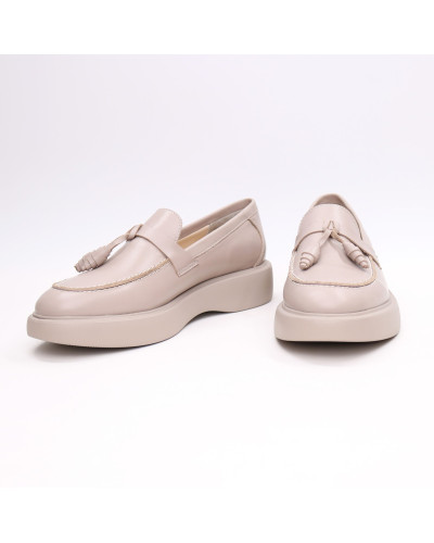 Бежевые лоферы из кожи с декором Арт. 156-6/Hill3-R