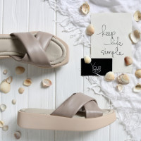 Шльопанці з бежевої шкіри Арт. 10-19/0103(2В)