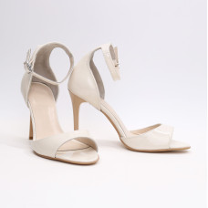 Бежеві лакові босоніжки Арт. 95-11/35