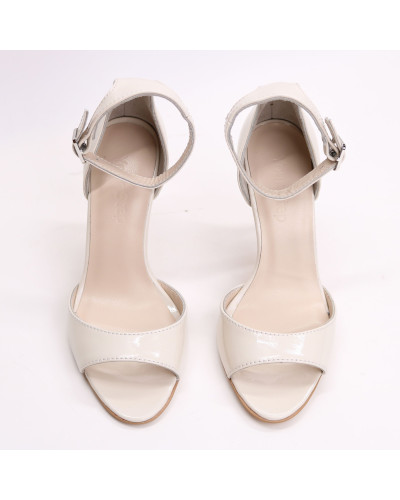 Бежеві лакові босоніжки Арт. 95-11/35