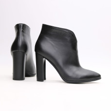 Ботинки из черной кожи на каблуке Арт. 35-15/32