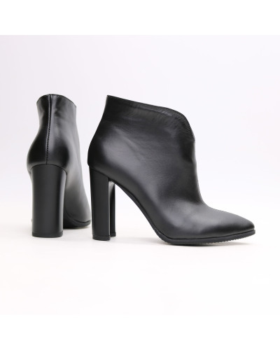 Ботинки из черной кожи на каблуке Арт. 35-15/32