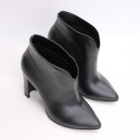 Ботинки из черной кожи на каблуке Арт. 35-15/32