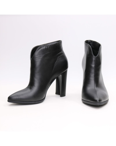 Ботинки из черной кожи на каблуке Арт. 35-15/32