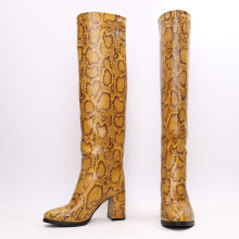 Лакові чобітки з принтом Арт. 52-6Ок