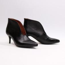 Ботильоны с глубоким вырезом из черной кожи флотар с напылением на шпильке Арт. 657-6/36