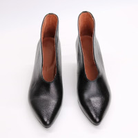 Ботильоны с глубоким вырезом из черной кожи флотар с напылением на шпильке Арт. 657-6/36