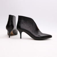 Ботильоны с глубоким вырезом из черной кожи флотар с напылением на шпильке Арт. 657-6/36