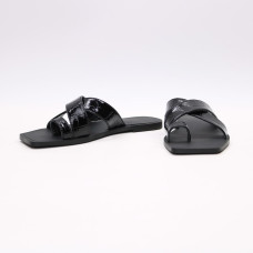Шльопанці з чорної шкіри під рептилію Арт. 073-2