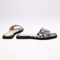 Шльопанці бежево-чорного кольору Арт. 10-26/0504