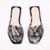 Шльопанці бежево-чорного кольору Арт. 10-26/0504