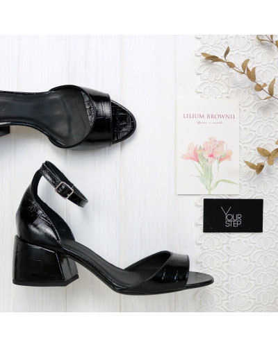 Чорні лакові босоніжки Арт. 605-11/w324Ок