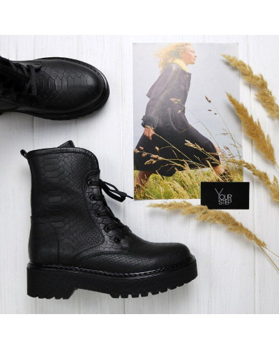 Ботинки из черной кожи под рептилию Арт. 12-6/22