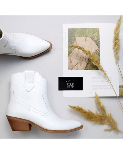 Білі шкіряні Козаки Арт. 10140-2