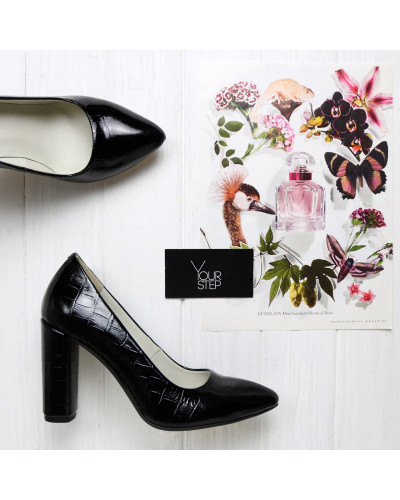 Чорні лакові туфлі-човники Арт. 35-1/24Ок