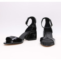 Чорні лакові босоніжки Арт. 605-11/w324Ок