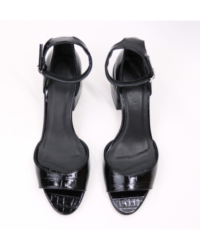 Чорні лакові босоніжки Арт. 605-11/w324Ок