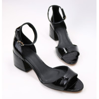 Чорні лакові босоніжки Арт. 605-11/w324Ок