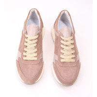 Кросівки у бежевих відтінках. Т-3/21175