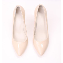Бежеві лакові туфлі-човники Арт. 35-1/60Ок