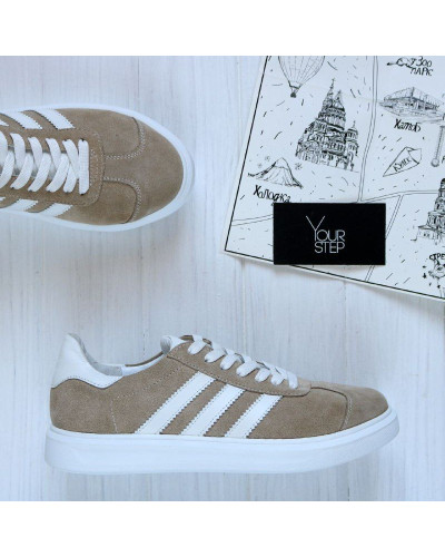 Песочные замшевые кеды с белыми шнуровками – стиль и комфорт в каждом шагу (Арт. 15-10-0136)