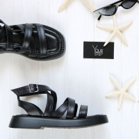 Сандалі з чорної шкіри 