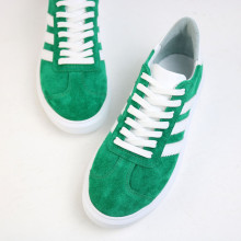Зелені замшеві кеди з білими смужками — стиль, комфорт і універсальність! Арт. 15-10-0136
