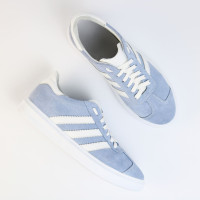 Світло-блакитні замшеві кеди з білими смужками — легкість і стиль у кожному кроці! Арт. 15-10-0136