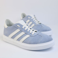 Світло-блакитні замшеві кеди з білими смужками — легкість і стиль у кожному кроці! Арт. 15-10-0136