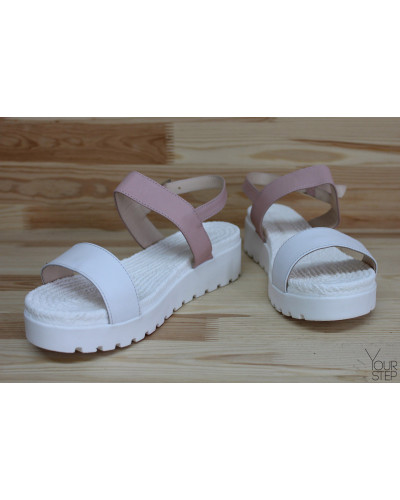 Босоножки из кожи цветы пудры Арт. 10-10/019