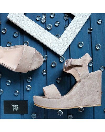 Босоножки из бежевого велюра на обтяжной танкетке Арт. 716-2Ot