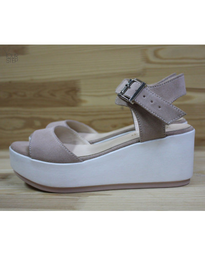 Босоніжки на танкетці Арт. 352-2