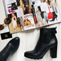 Ботинки из синей кожи на устойчивом каблуке Арт. 805-1