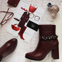 Ботинки бордового цвета с фурнитурой на каблуке Арт. 52-3Ок-3647