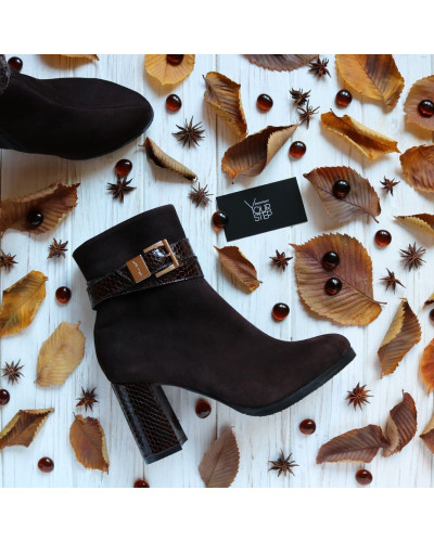 Ботильоны из велюра цвета шоколад с лаковым каблуком и ремешком Арт. 52-3Ок-53738