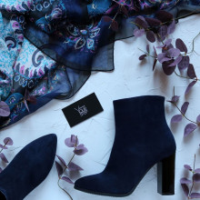 Ботинки на глянцевом каблуке из синего велюра Арт. 35-10/34