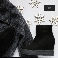 Ботинки на скрытой танкетке из черного велюра Арт. R-1