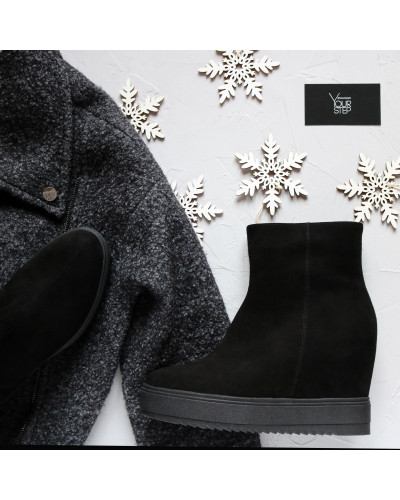 Ботинки на скрытой танкетке из черного велюра Арт. R-1