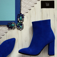 Ботинки на обтяжном каблуке из ярко-синего велюра Арт. 35-10/44Ок
