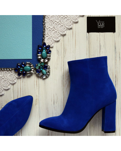 Ботинки на обтяжном каблуке из ярко-синего велюра Арт. 35-10/44Ок