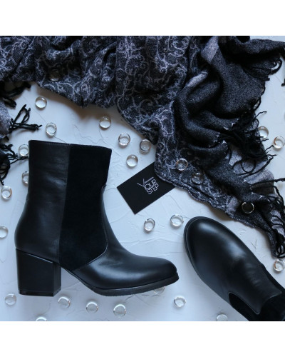 Ботинки черного цвета на обтяжном каблуке Арт. 605-1Ок