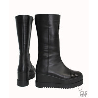 Полусапоги из черной кожи с лаковым носом на высокой подошве Арт. 235-3